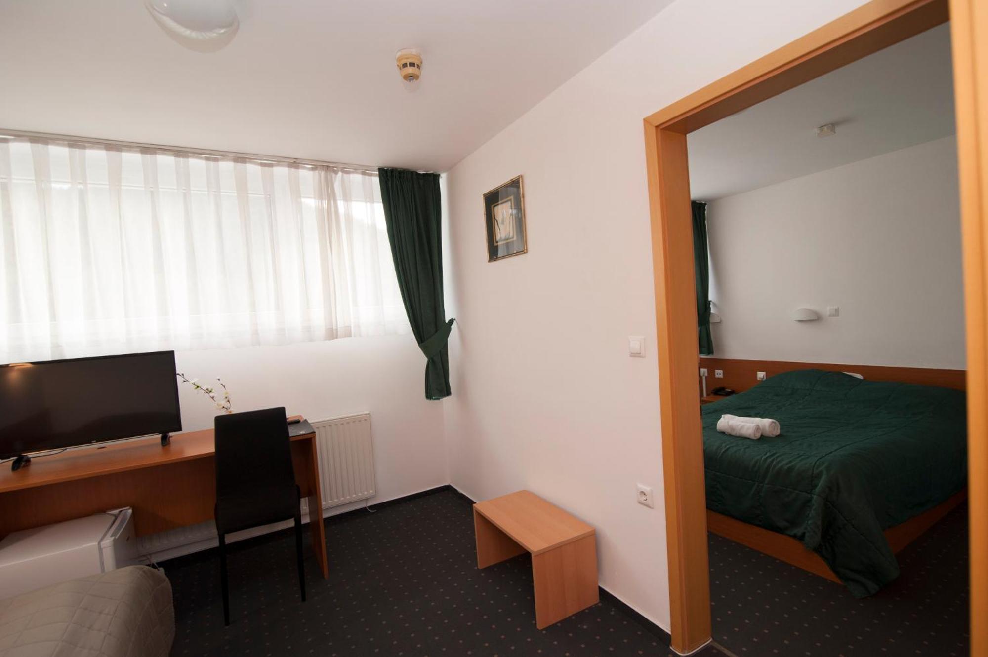 Hotel Faraon Celje Room photo